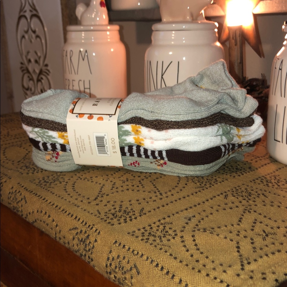 Rae Dunn Fall Themed 6 Pair Women’s Cushioned Quarter Socks Shoe Size 4-10 - Picture 12 of 12
